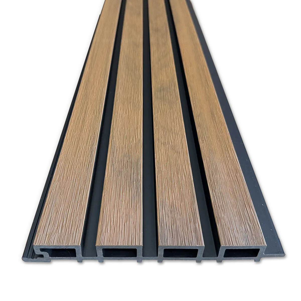 Panneaux de façade en plastique en chêne brun avec une fine structure de grain de bois