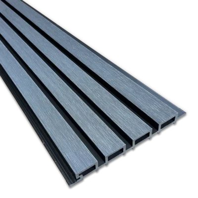 Kunststof gevelpanelen in grijs eiken met fijne houtnerfstructuur